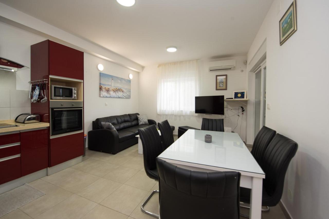 Apartment Miss Tina Trogir Exterior foto