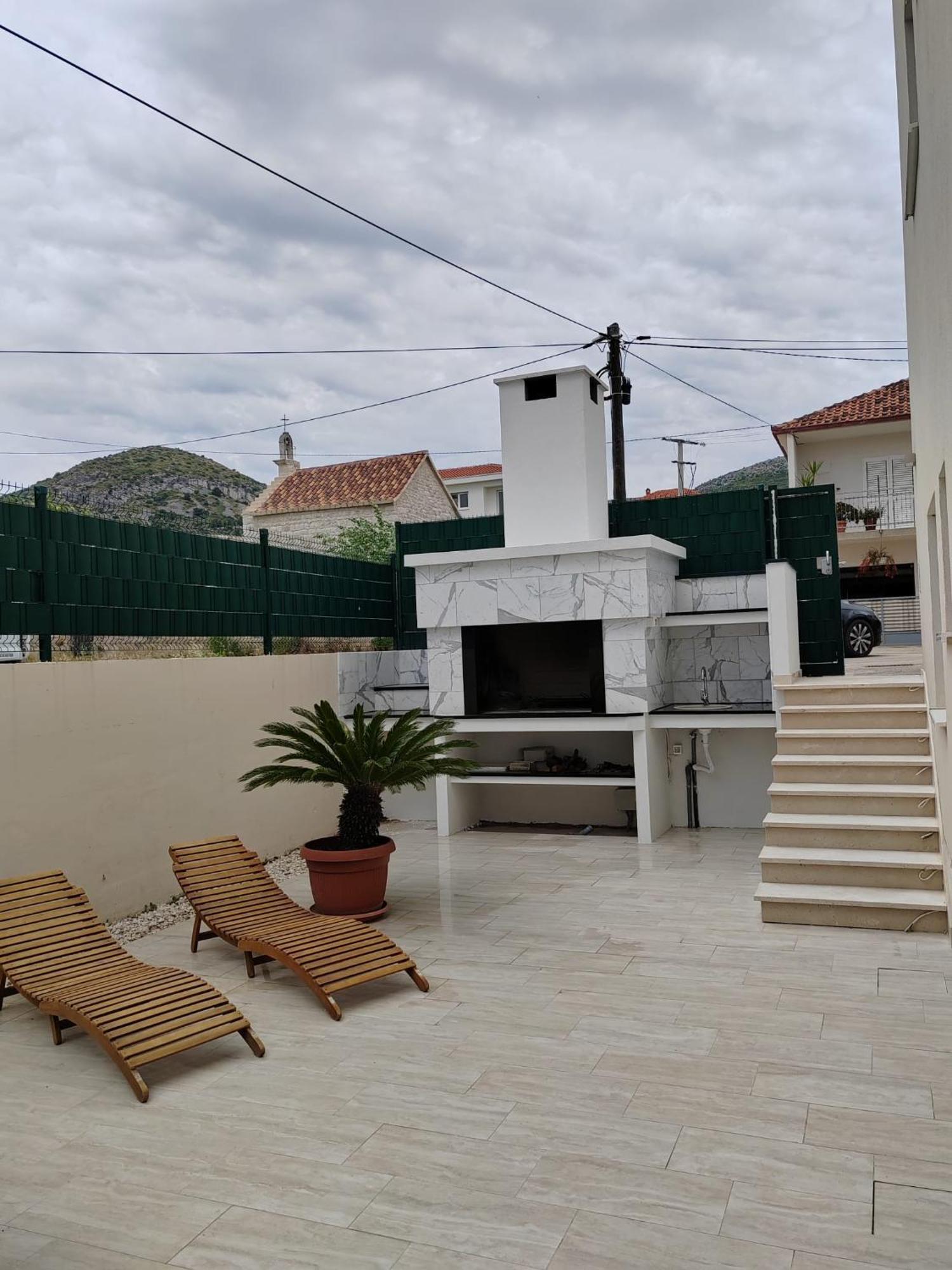 Apartment Miss Tina Trogir Exterior foto